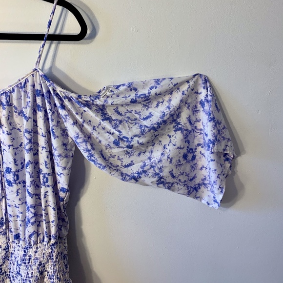 White and Purple Flowy Sleeve Dress (M) - Picture 3 of 6